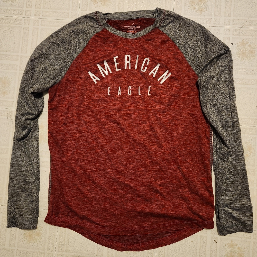 Mens Medium American Eagle Longsleeve Top
